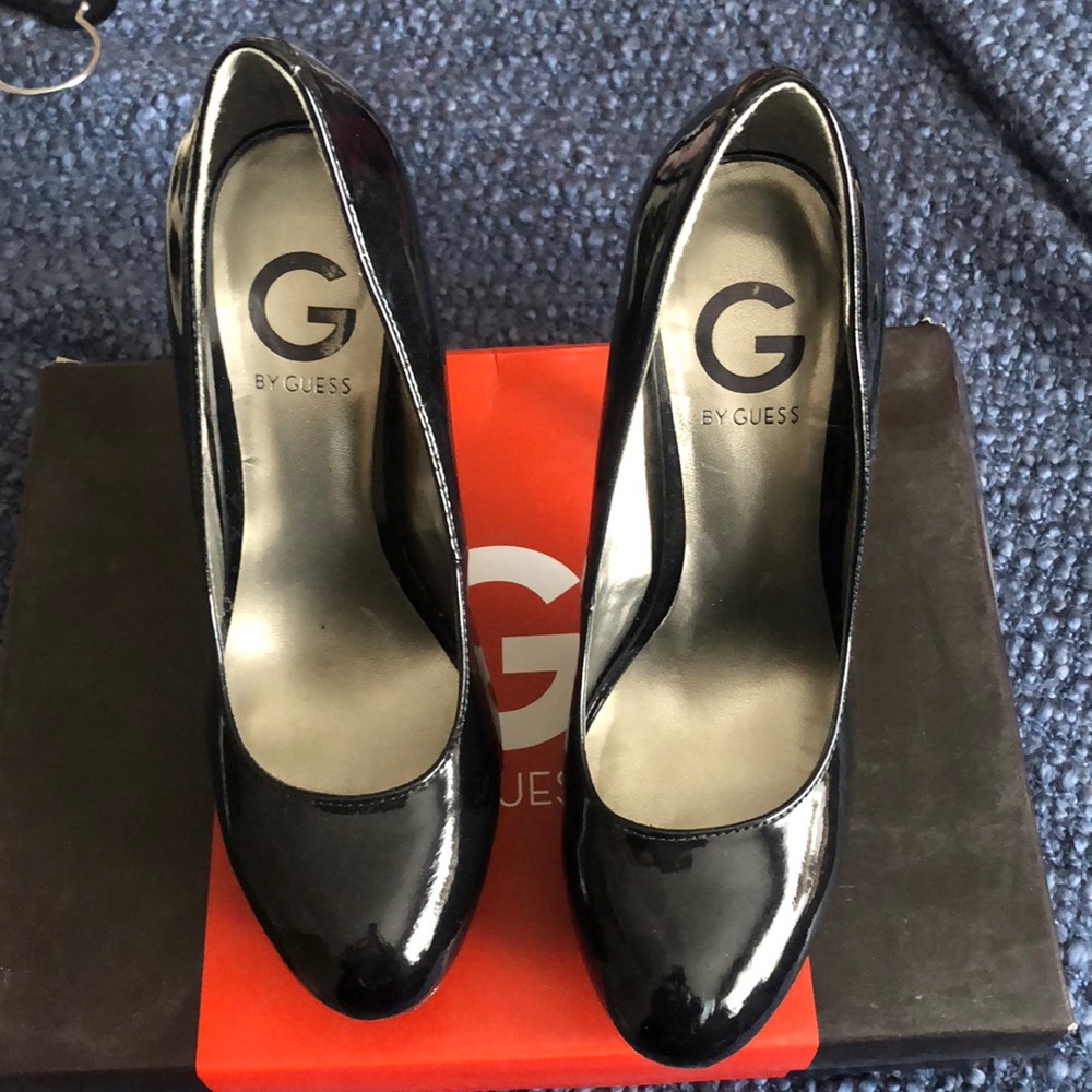 sparkly heel and platform Guess pumps